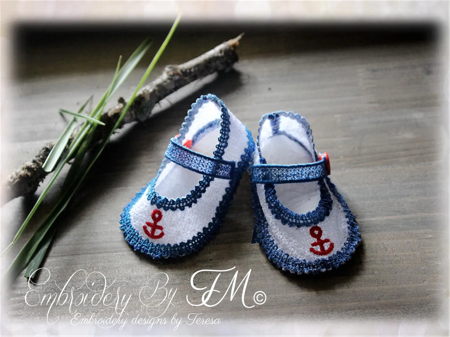 Baby booties with anchor No.4 -4x4 hoop