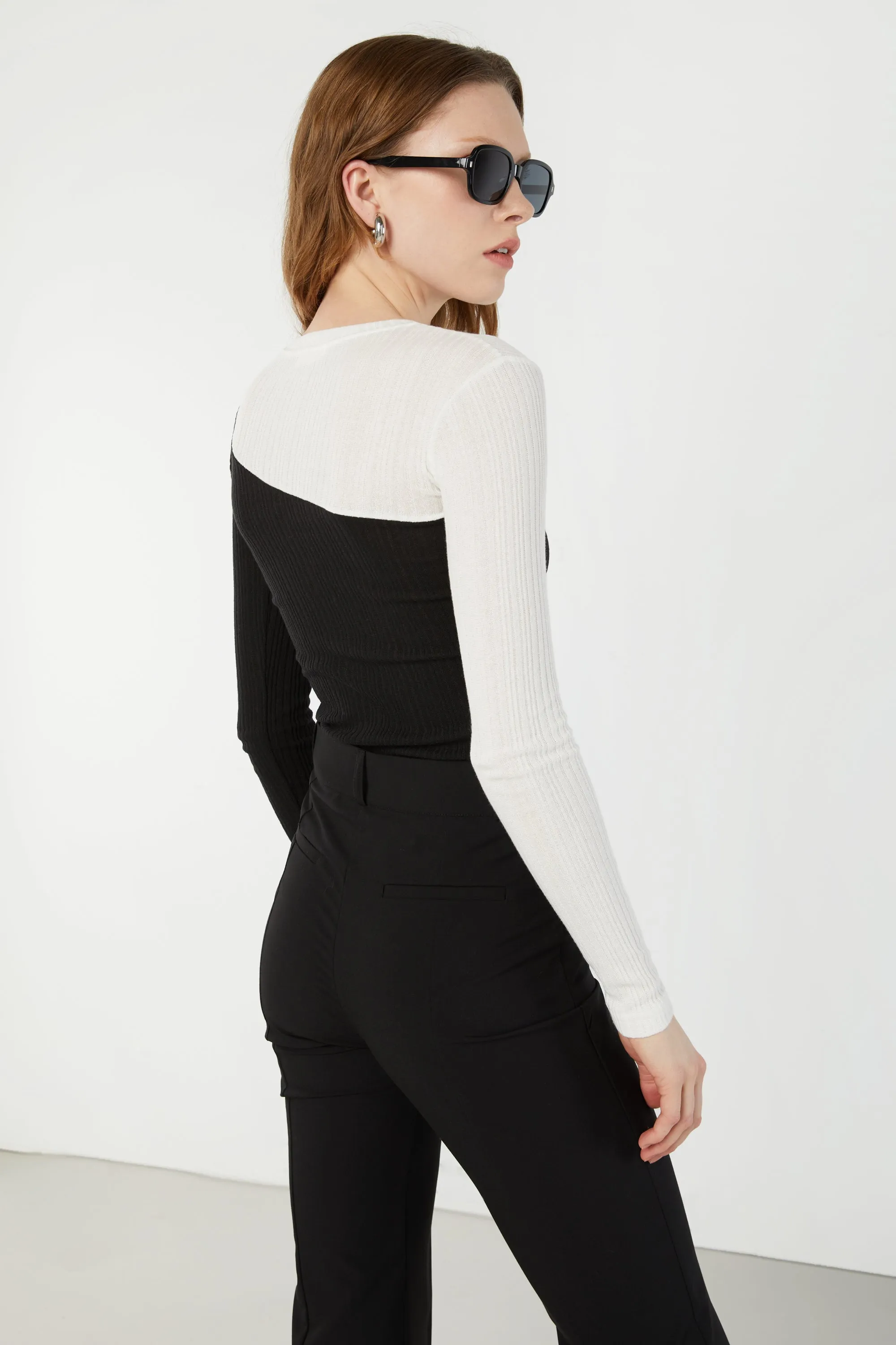 CONTRAST LONG SLEEVE TOP