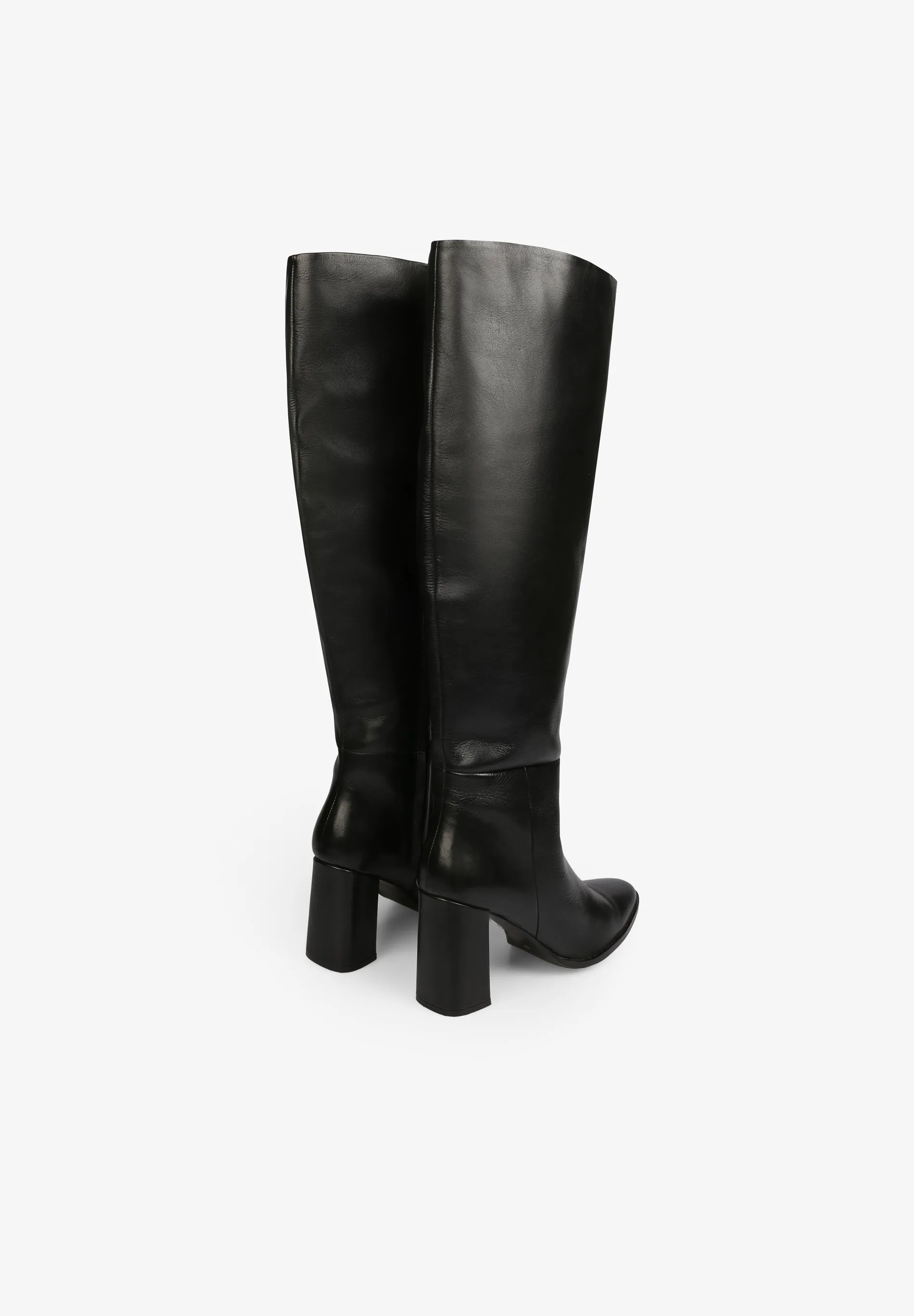 KNEE-HIGH LEATHER BOOTS