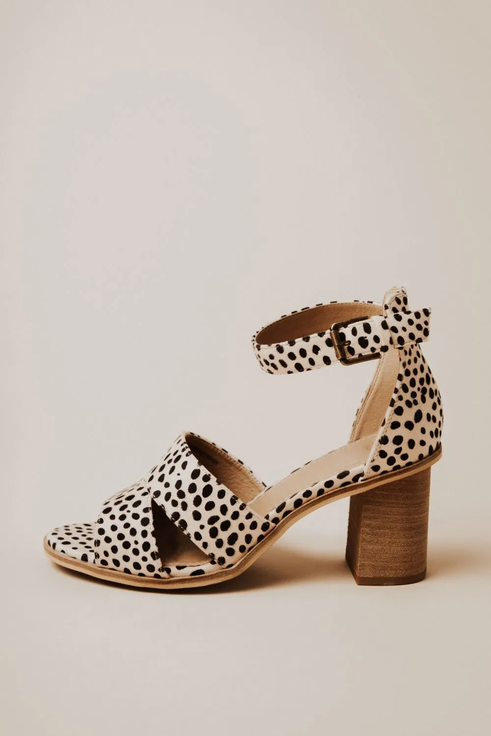 Lara Buckle Heel in Cheetah