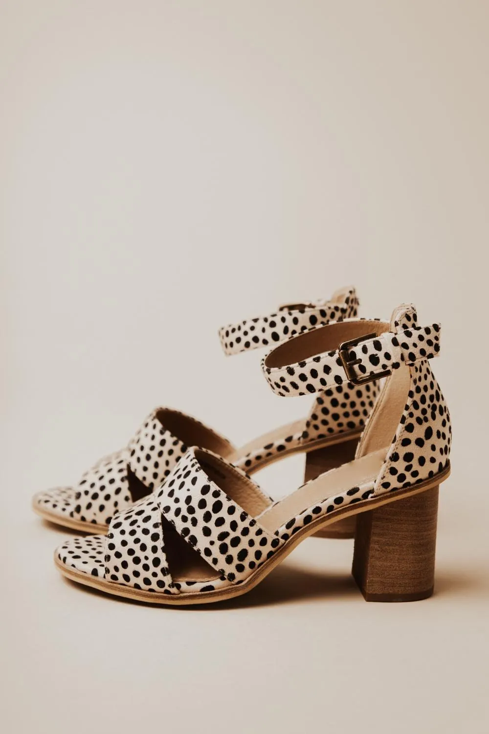 Lara Buckle Heel in Cheetah