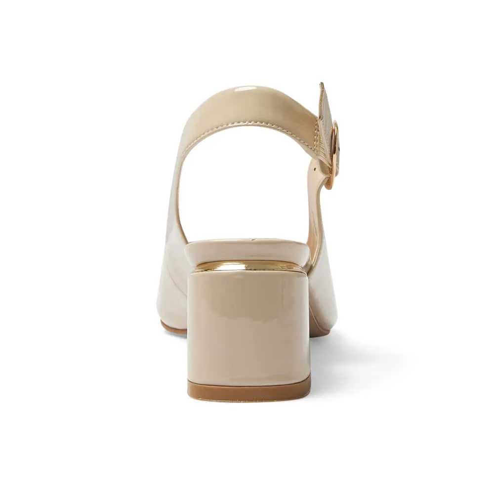 Martina Heel in Nude Patent