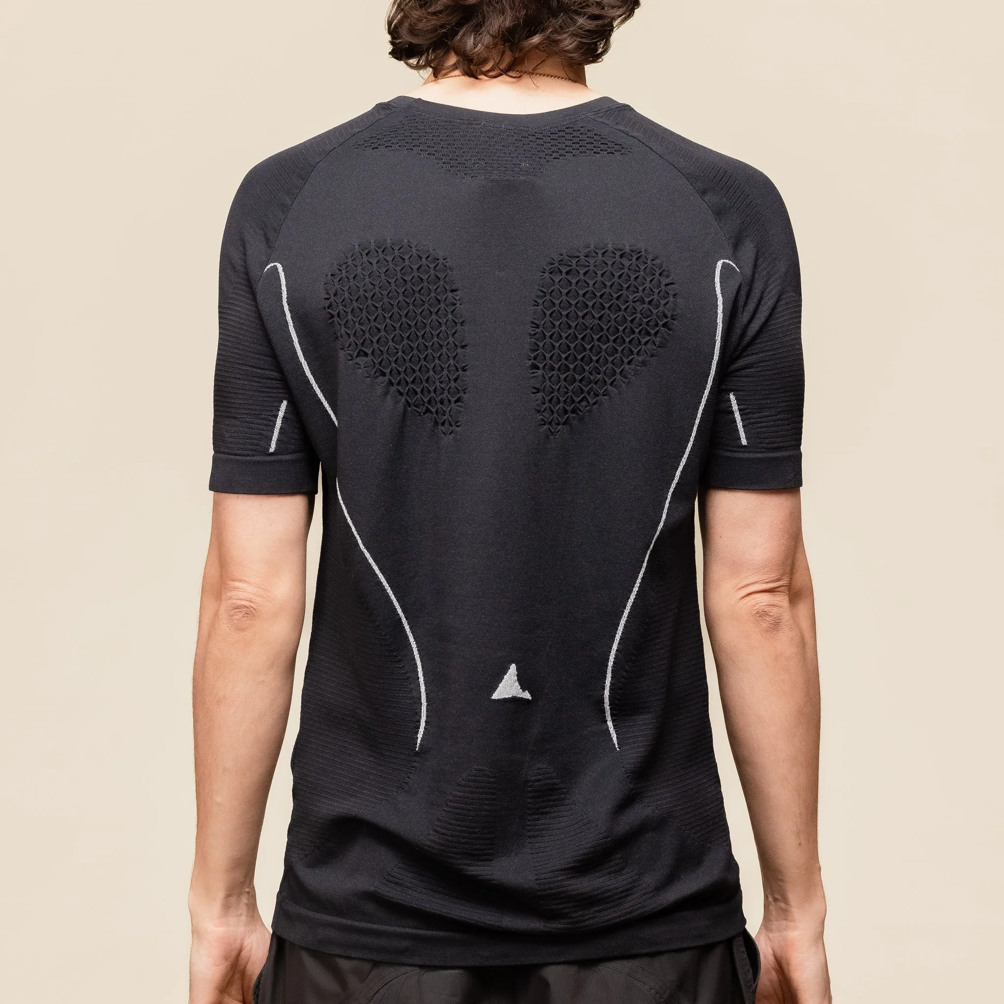 Roa Hiking - Seamless Funghi Short Sleeve T-Shirt - Black