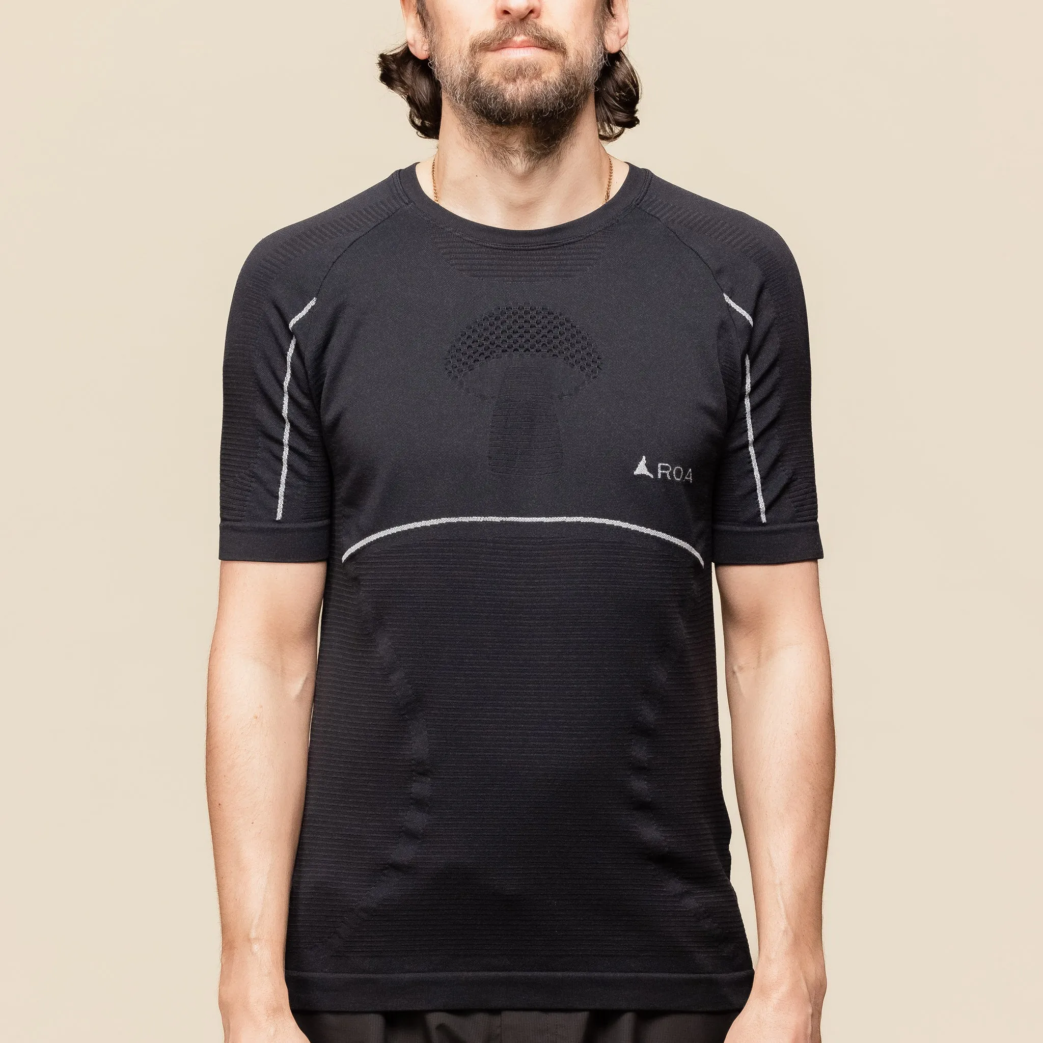 Roa Hiking - Seamless Funghi Short Sleeve T-Shirt - Black